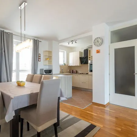 A Bit Of Paradise دوبروفينك